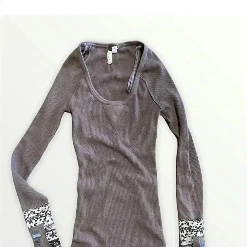 Free People Hyperactive Hippie Cuff Studded Buttons Thermal Top Brown XS - Picture 2 of 4